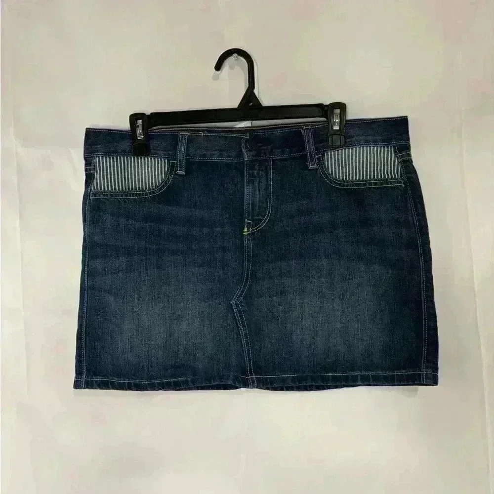 Womens size 10 old navy brand jean skirt, #L431